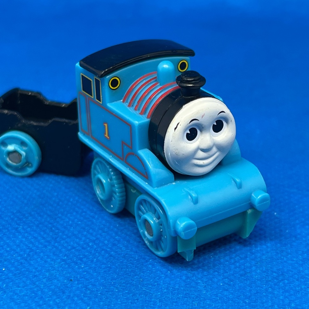 Thomas & Friends 2002 Tomy Mini Thomas Train & Train Car GUC